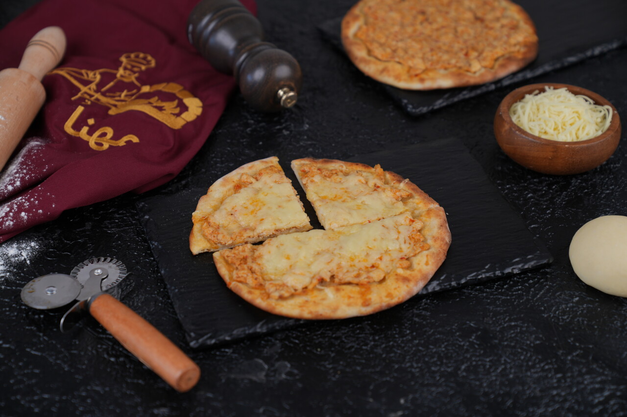 فطيرة شيش طاووق بالموزريلا